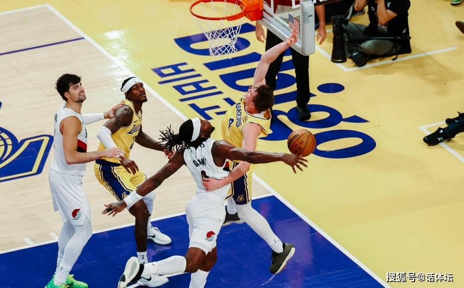 九游娱乐官网 -赛地聚焦:NBA季后赛今晚热度飙升,法兰克福扳平良机,话题不断,更衣室氛围转暖的简单介绍